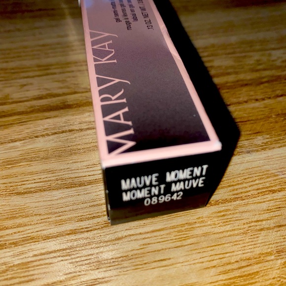 Mary Kay Gel Lipstick - Picture 2 of 2
